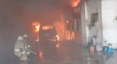 Kronologi Kebakaran Bengkel Body Repair di Surabaya, Lima Mobil Hangus