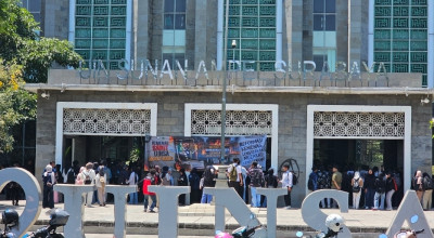 Mahasiswa UINSA Demo Tolak Penetapan Rektor, Api Mulai Dinyalakan