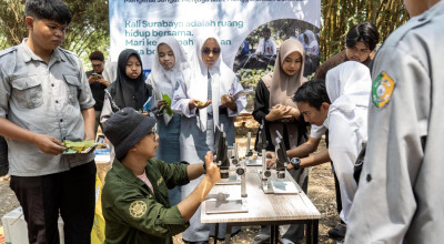 Pelajar Temukan 27 Partikel Mikroplastik di Sampel Air Kali Surabaya