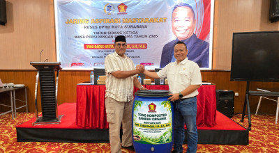 Cak Yebe Dorong Ketahanan Pangan Kampung Lewat Program Komposter di Surabaya