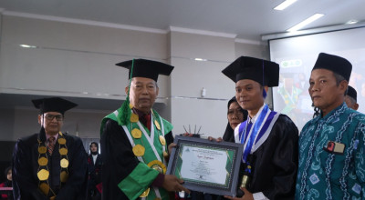 UIN KHAS Jember Wisuda Ratusan Mahasiswa, 9 Diantaranya Tahfidz Al-Quran