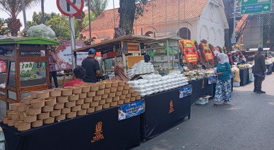 Kuliner Gratis Warnai Perayaan Hari Jadi ke-81 Jawa Timur di Gedung  Grahadi