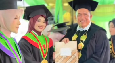 Wisuda 1.166 Mahasiswa, Unisla Lamongan Gaungkan Semangat Pengabdian
