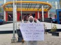 Relawan Covid-19 di Pasuruan Gelar Aksi Tunggal Sindir Warga Bandel