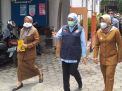 Gubernur Jatim Khofifah Indar Parawansa meninjau vaksinasi Covid-19 di RSUD dr Wahidin Sudirohusodo Kota Mojokerto