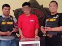 BS (tengah), residivis pencurian uang kotak amal diamankan di Mapolsek Lakarsantri, Surabaya