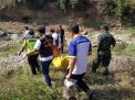 Petugas mengevakuasi mayat wanita misterius yang ditemukan di Ponorogo