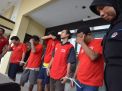 5 Pelaku Pencurian Mobil L300 saat rilis di Mapolrestabes Surabaya/Arry Saputra