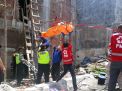 Proses evakuasi jenazah pekerja bangunan di Kota Blitar