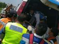 Honda CRV Hantam Luxio di Tol Sidoarjo, Dua Orang Terluka