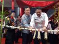 Plt Wali Kota Pasuruan Raharto Teno Prasetyo meresmikan ruang kelas belajar sementara untuk para siswa SDN Gentong