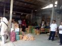 Penggerebekan gudang jamu ilegal di Desa Sumber, Kecamatan Sanankulon, Kabupaten Blitar digerebek