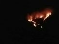 Api membakar wisata Paralayang di Blitar.