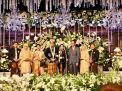 Presiden Jokowi dan Ibu Iriana datang ke resepsi pernikahan anak Gubernur Jatim, Khofifah di Grand City