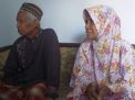 Akhsan Bahrawi Ismail dan istrinya Asnanti, CJH tertua di Kota Probolinggo