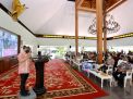 Bupati Banyuwangi Abdullah Azwar Anas saat berpamitan dalam Rapat Koordinasi Tiga Pilar