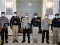 Kejar Bandit Bengis hingga Anggota Terluka, Polsek Sukolilo Terima Penghargaan