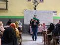 Camelia Habiba meninjau kesiapan sekolah di wilayah Kelurahan Wonoksumo, Semampir, Surabaya.
