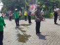 Cegah Corona, Petugas dan Swasta Ajak Warga Surabaya Senam & Berjemur