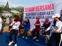 Senam dayung ala Via Vallen di Kecamatan Bulak, Surabaya, Minggu (16/9/2018)