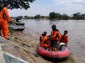 Upaya pencarian korban di Sungai Bengawan Solo