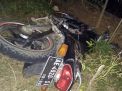 Motor yang dikendarai sang biker setelah terlibat kecelakaan dengan truk di Ponorogo