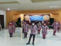 Para lansia dalam Komunitas Senioret Global the Universal Line Dance (SG ULD) Jatim tetap bugar di masa pandemi