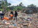 Proses evakuasi jenazah korban akibat ledakan keras di Pasuruan