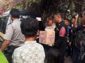 Orok Bayi Terbalut Kain Hitam Ditemukan Terkubur di KenPark Surabaya