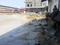 Penampungan lumpur proyek Gedung PT Sinar Suri, Jalan Raya Sukomanunggal No. 168, Surabaya jebol