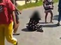 Tangkapan layar video pengeroyokan remaja perempuan di Surabaya yang beredar