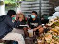 Covid-19 Masih Mengancam, Warga Serbu Penjual Degan Hijau di Surabaya
