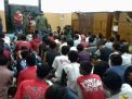 Puluhan remaja yang terjaring razia lantaran pesta miras didata dan dberi pembinaan di Kantor Satpol PP Kota Probolinggo