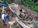 Salah satu rumah yang tertimpa longsor di Kabupaten Malang