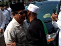 Prabowo disambut Dewan Pengasuh PP Darussalam Blokagung KH Hisyam Syafaat