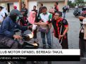 Video: Klub Motor Difabel Berbagi Takjil di Surabaya