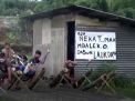 Para pemuda di Desa Ringinagung usir pendatang di pintu masuk desa gunakan meriam bambu