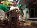 Banjir Surut, Warga Dua Desa di Probolinggo Berjibaku Bersihkan Lumpur