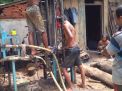 Warga Desa Druju, Kecamatan Sumbermanjing Wetan, Kabupaten Malang patungan biaya membuat sumur bor