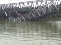 Jembatan di Babat Putus, Sejumlah Kendaraan Jatuh ke Bengawan Solo