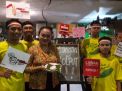 Kedai Ketan Punel Surabaya siap memberikan ketan punel gratis bagi kamu yang telah mencoblos