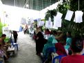 Doorprize Amplop Berisi Uang Digantung di TPS 69 Surabaya, Disemprit