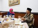 Bambang DH saat bertemu Gubernur Jatim Khofifah Indar Parawansa di Gedung Negara Grahadi, Sabtu (24/12/2019)