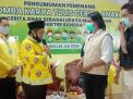 Sarmuji serahkan bantuan bagi komunitas di Surabaya