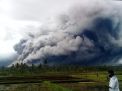 Gunung Semeru luncurkan awan panas (Foto: istimewa)