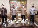 Komjen Pol Listyo Sigit Prabowo saat bersilaturahmi ke mantan kapolri