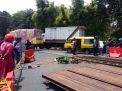 Kecelakaan merenggut nyawa wanita di perlintasan kereta api depan RSI (Rumah Sakit Islam) Wonoromo, Surabaya beberapa waktu lalu.
