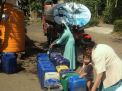 Pendistribusian air bersih di Probolinggo