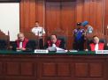 Pembacaan keputusan gugatan class action di Pengadilan Negeri Surabaya