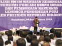 Gubernur Jatim Soekarwo saat sambutan kuliah umum di Universitas PGRI Adi Buana Surabaya. 